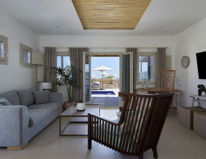 Sea Breeze Santorini Beach Resort, Curio Collection by Hilton - Suite junior