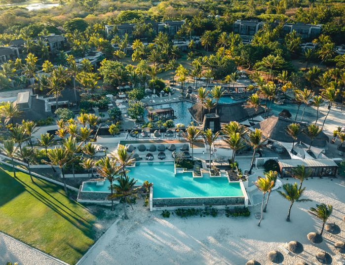 Long Beach Mauritius - Piscine exterieure vue aerienne