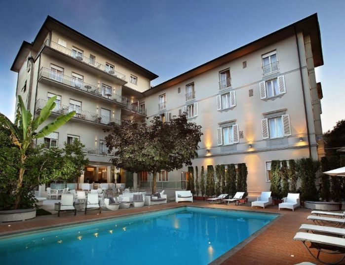 Hôtel Manzoni - Hotel et piscine exterieure