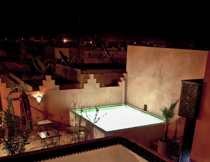 Riad Palais Délia - Bassin exterieur de nuit
