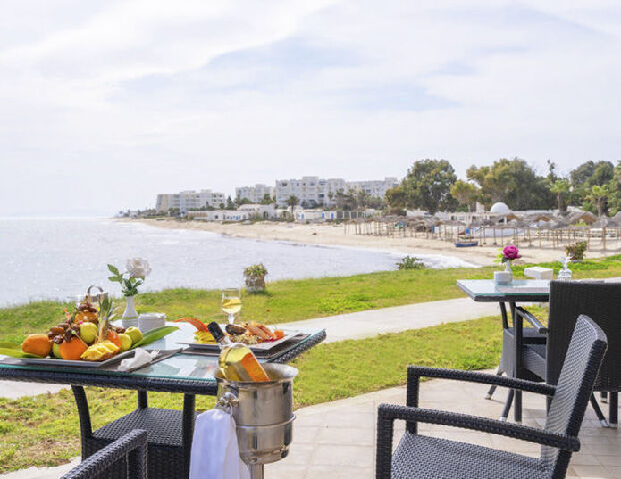 Hôtel Bel Azur Thalasso & Bungalows - Terrasse exterieure