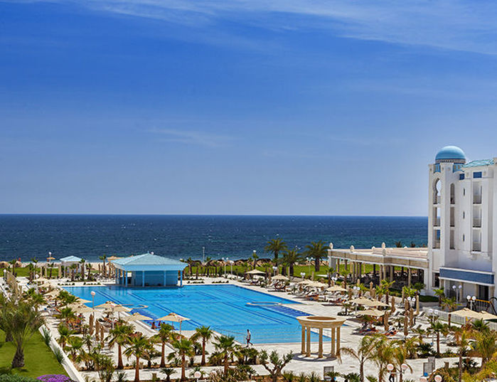 Concorde Green Park Palace - Hotel et piscine
