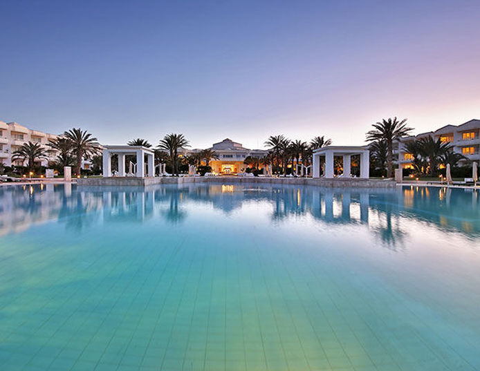 Radisson Blu Palace Resort & Thalasso Djerba - Hotel et piscine
