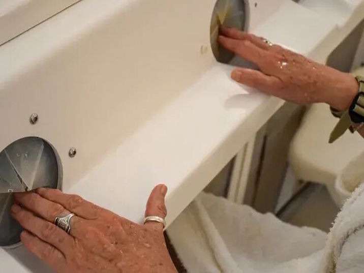 Le Berceau de la Source - Soins des mains