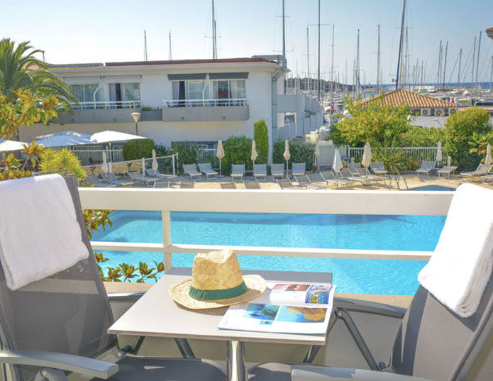 Best Western Hôtel La Marina - Suite cote piscine
