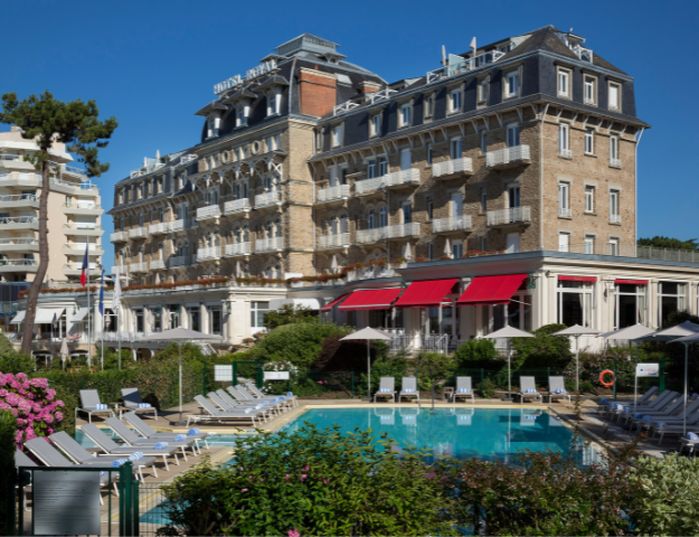 Hôtel Barrière Le Royal La Baule - Piscine exterieure
