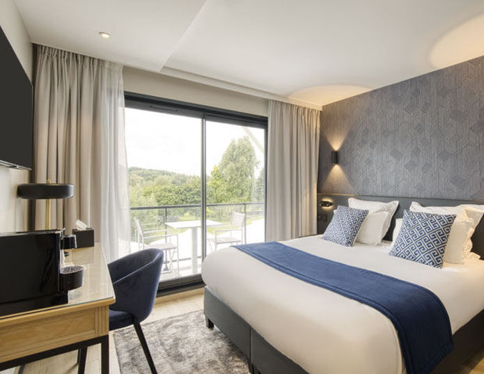 Best Western Plus Le Fairway Hôtel & Spa Golf d'Arras - Chambre deluxe vue golf avec terrasse