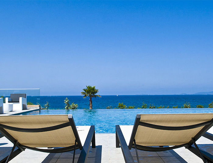 Radisson Blu Resort & Spa Ajaccio - Piscine exterieure et vue mer