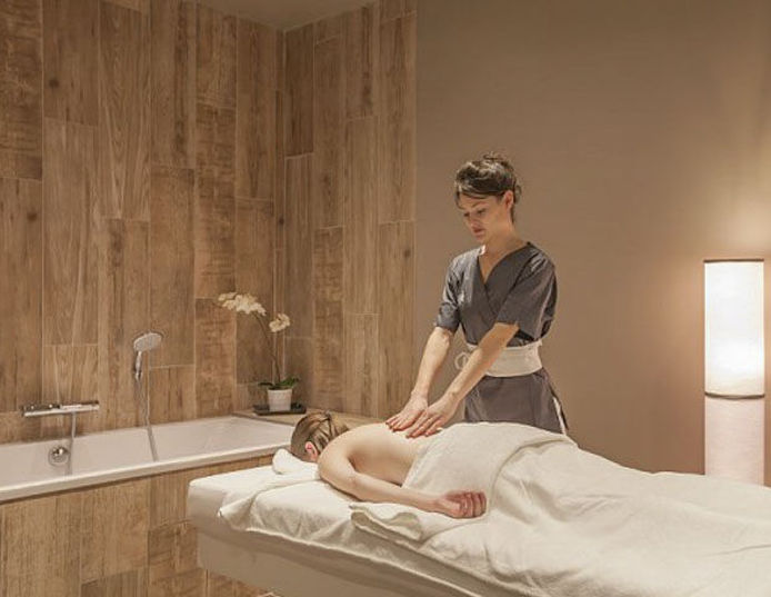 Royal Ours Blanc - Massage