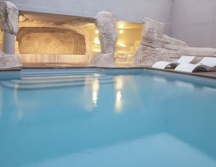 Royal Ours Blanc - Piscine interieure