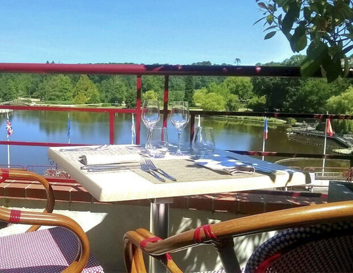 Hôtel Spa du Beryl Bagnoles de l’Orne - Terrasse exterieure