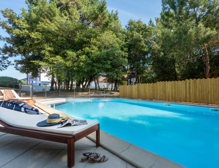 Valdys - Les Pins - Piscine exterieure