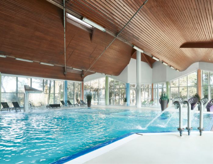 Valdys - Les Pins - Piscine interieure