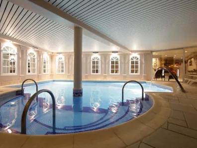 Piscine interieure