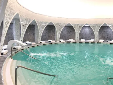 Thermes piscine mixte