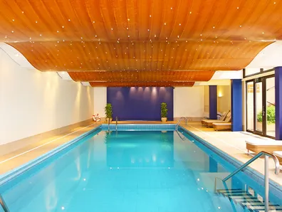 Piscine interieure