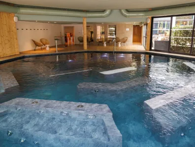 Piscine interieure
