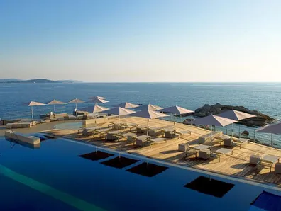 Piscine front de mer