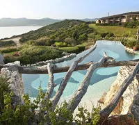 Piscine a debordement