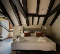 Chambre superieure abuhardillada