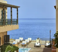 Vue depuis la piscine exterieure