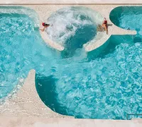 Piscine thermale exterieure