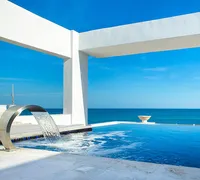 Piscine exterieure du spa