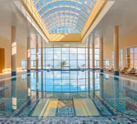 Piscine interieure centre thalasso