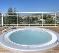 Bain a remous sur le toit terrasse