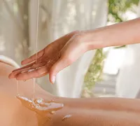 Modelage aux huiles essentielles