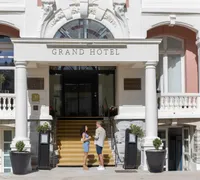 Facade entree hotel