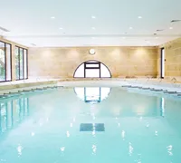 Piscine interieure des thermes