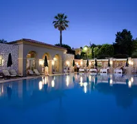 Le mas candille piscine pergola