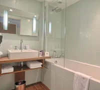 Chambre classique salle de bains