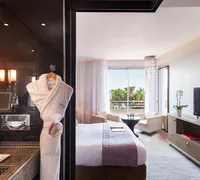 Salle de bains chambre deluxe vue ville