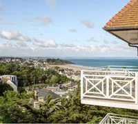 Appartement lateral vue mer