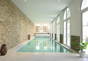 Piscine interieure