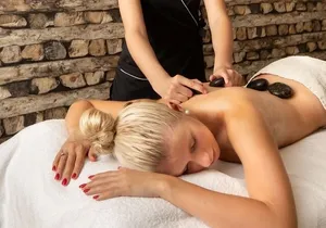 Massage aux pierres chaudes