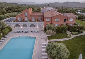 Villa neri