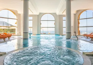 Piscine interieure chauffee