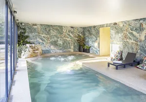 Piscine interieure