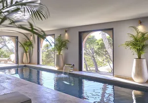 Piscine interieure