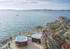 Bain a remous exterieur