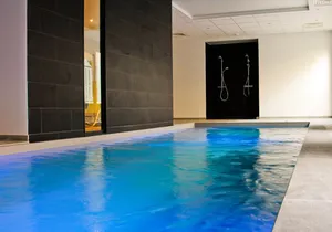 Piscine interieure