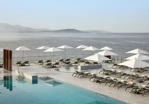 Piscine front de mer