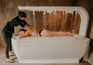 Massage sous affusion