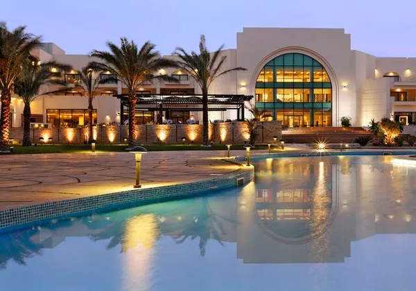 Mon French Club Mövenpick Resort and Spa Soma Bay