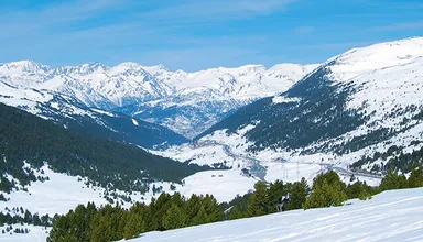 Paysage andorre en hiver
