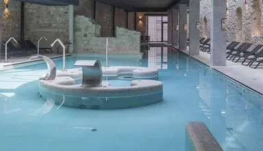 Piscine d eau thermale