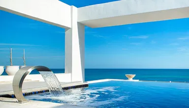 Piscine exterieure du spa